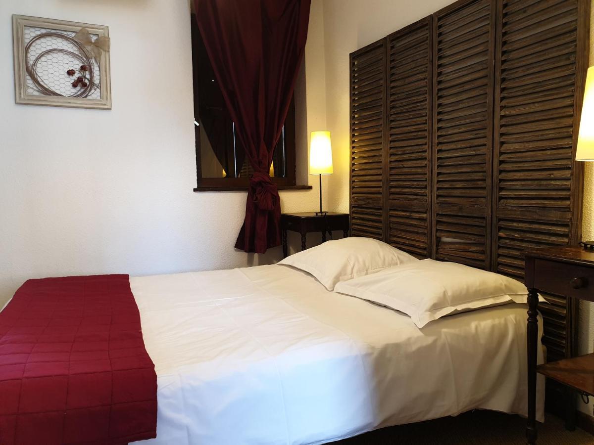 Le Relais Des Dix Crus - Logis Hotel B&B Корсель-ан-Божоле Экстерьер фото
